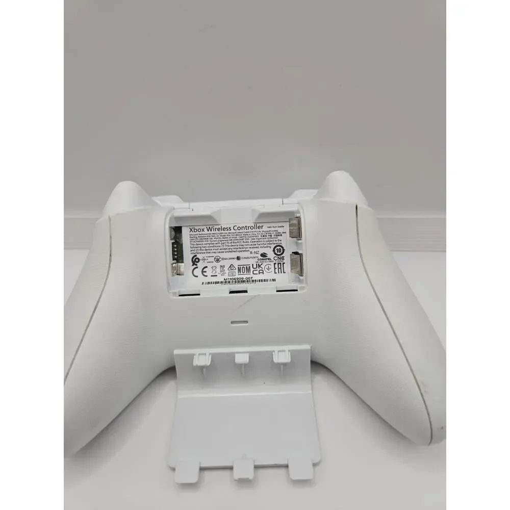 Microsoft Wireless Controller for Xbox Series X/S - Robot White